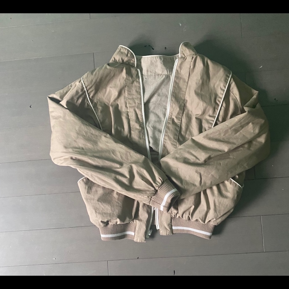 Slightly cropped wind breaker🤩